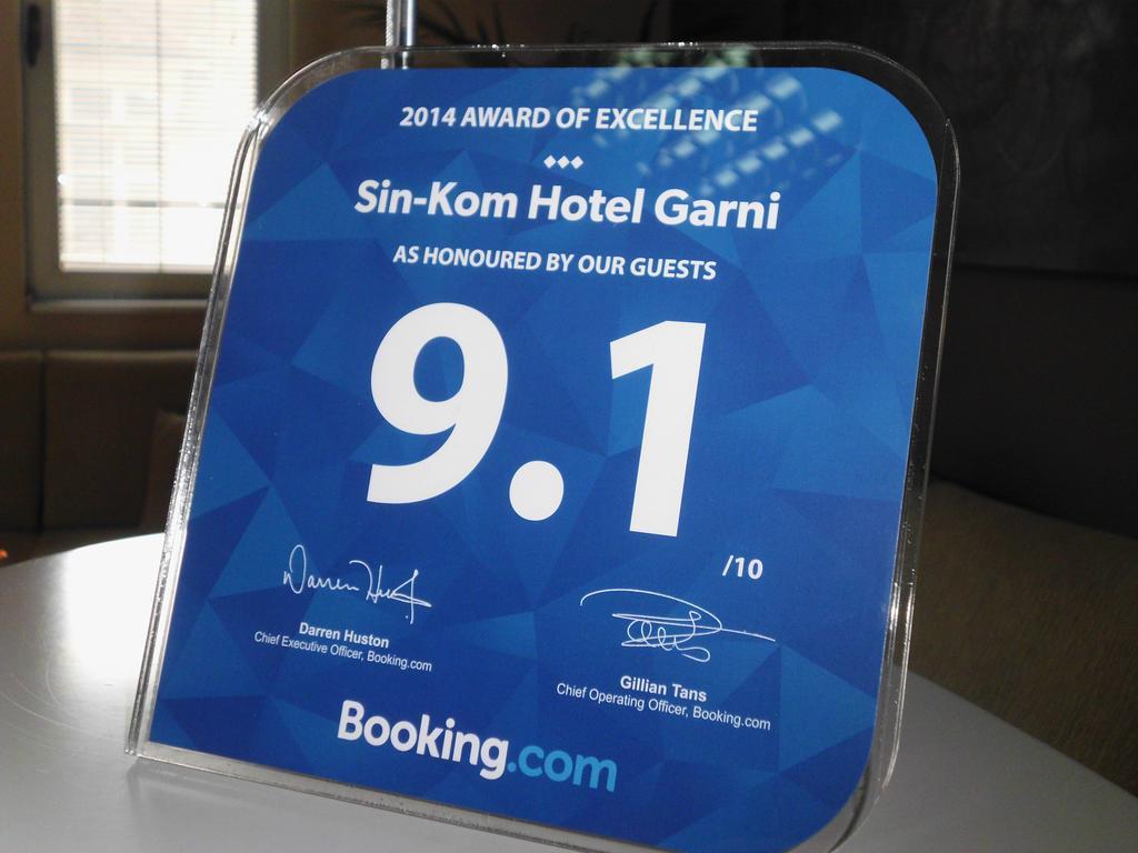 Sin-Kom Hotel Garni Pirot Buitenkant foto