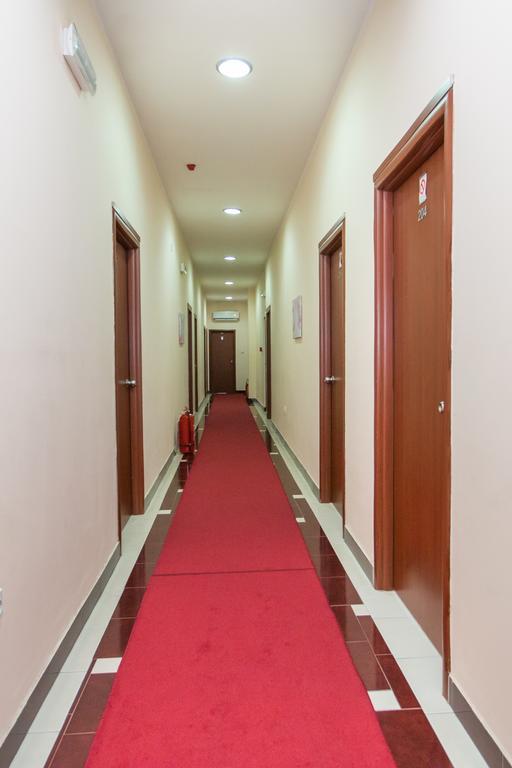 Sin-Kom Hotel Garni Pirot Buitenkant foto